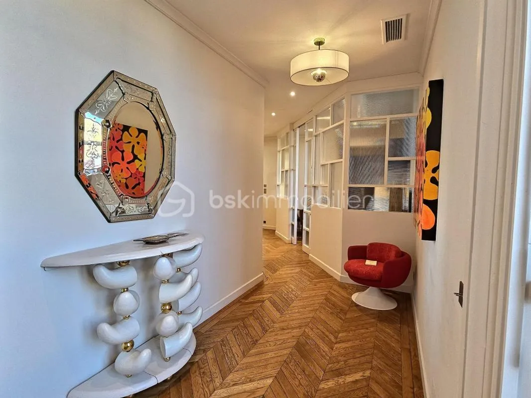 À Vendre – Appartement d'Exception Place de la Maison Carrée, Nîmes (UNESCO)