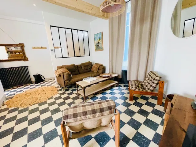 A Vendre Maison T3 Avec  Terrasse Entièrement Rénovée A  Royan Centre à 5  min à pied de la Mer