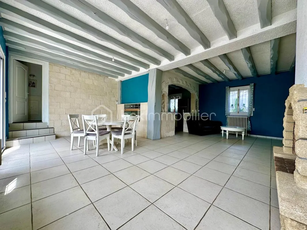Maison familiale T6 – 150 m² habitables + sous-sol 84 m² + double garage + annexe – Terrain 1710 m² – Saint-Witz