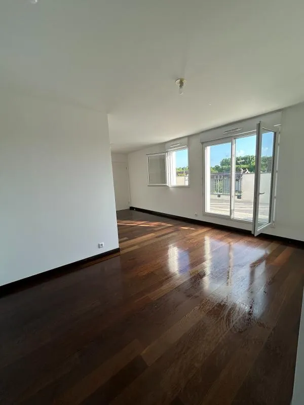 🏡 À VENDRE – T4 DERNIER ÉTAGE AVEC GRANDE TERRASSE