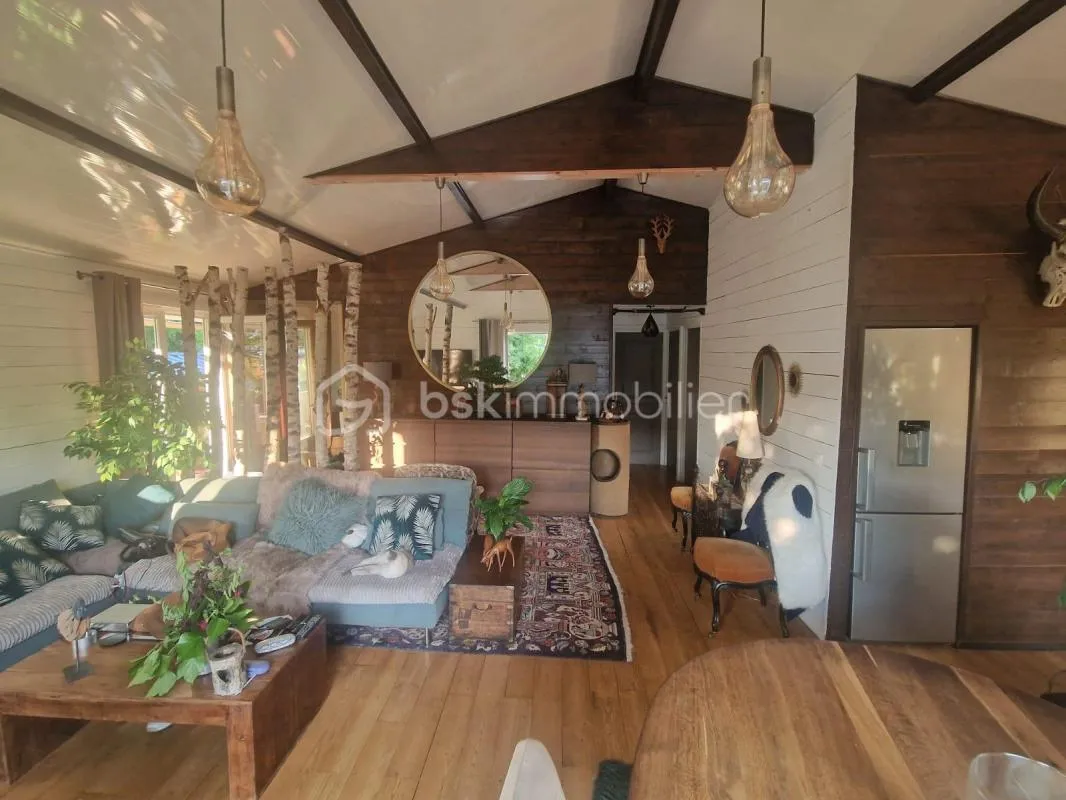 À vendre – Maison pieds dans l’eau sur l’île de Platais  à Villennes-sur-Seine (78)