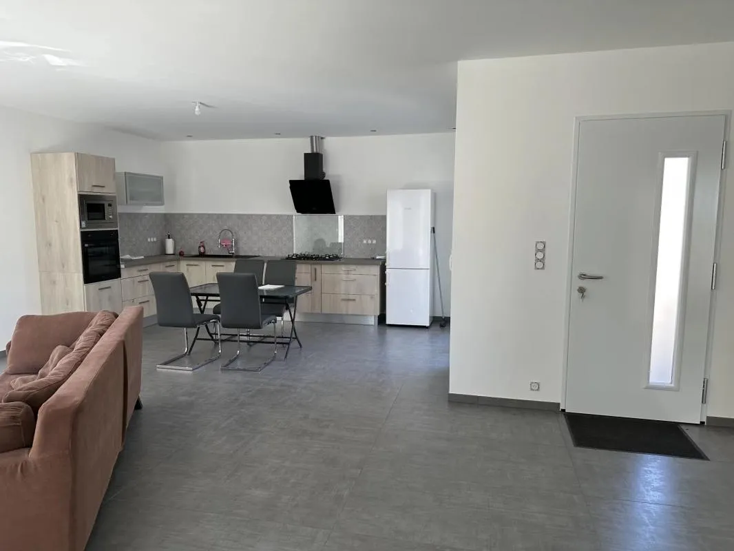 Maison moderne à Royan avec trois chambres lumineuses