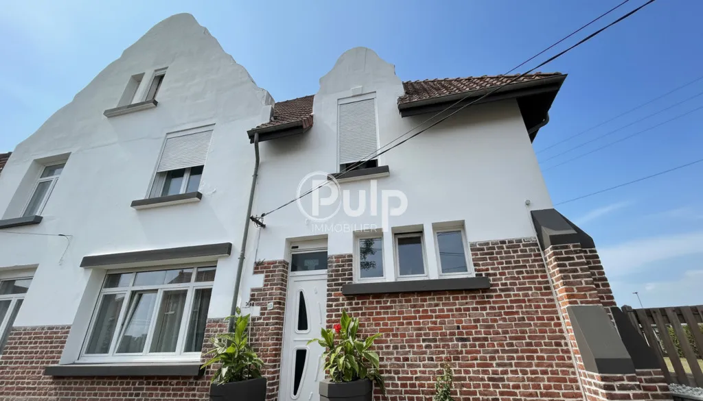 MAISON SEMI INDIVIDUELLE - 4 CHAMBRES - JARDIN - 2 GARAGES