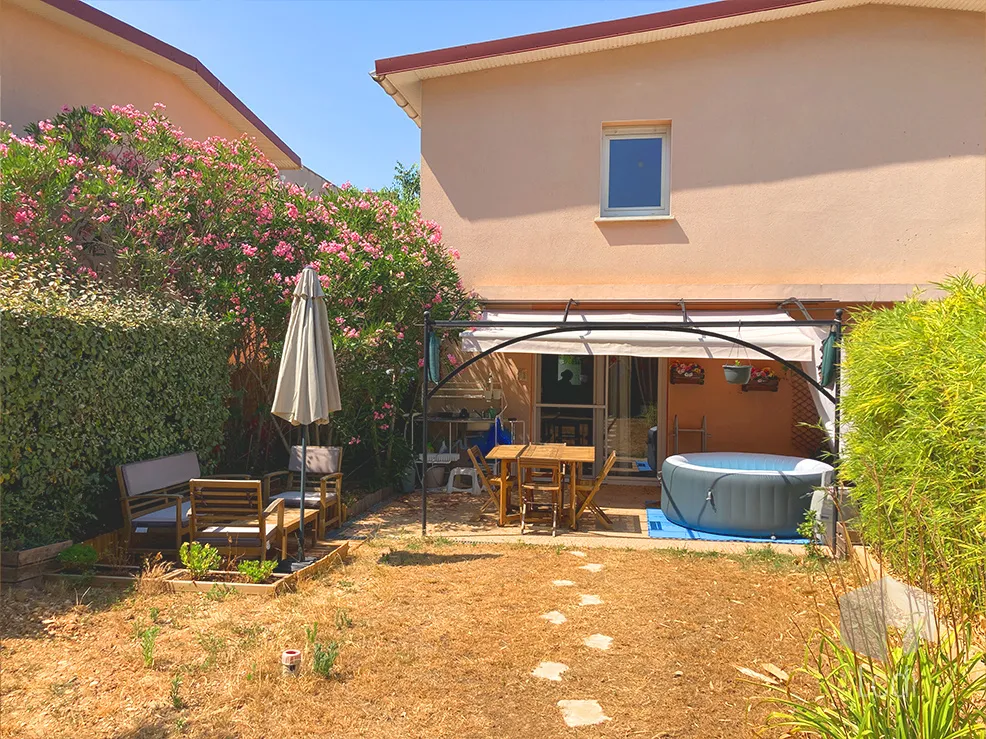 Montélimar Sud   Maison mitoyenne 60 m2 avec jardin 120 m2