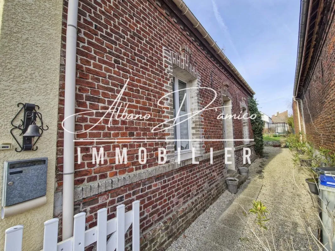 Maison individuelle avec grand jardin et garage – Lieu-Saint-Amand
