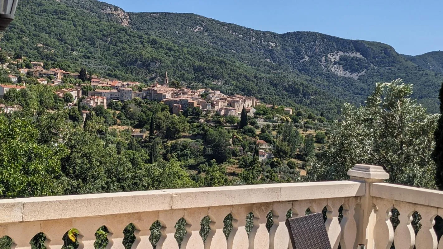 Villa 6P avec terrain et vue panoramique de toute beauté