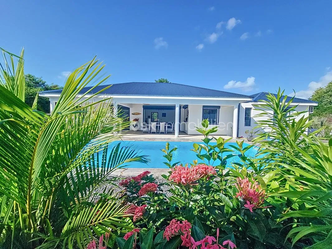 Villa T4 avec piscine Saint François