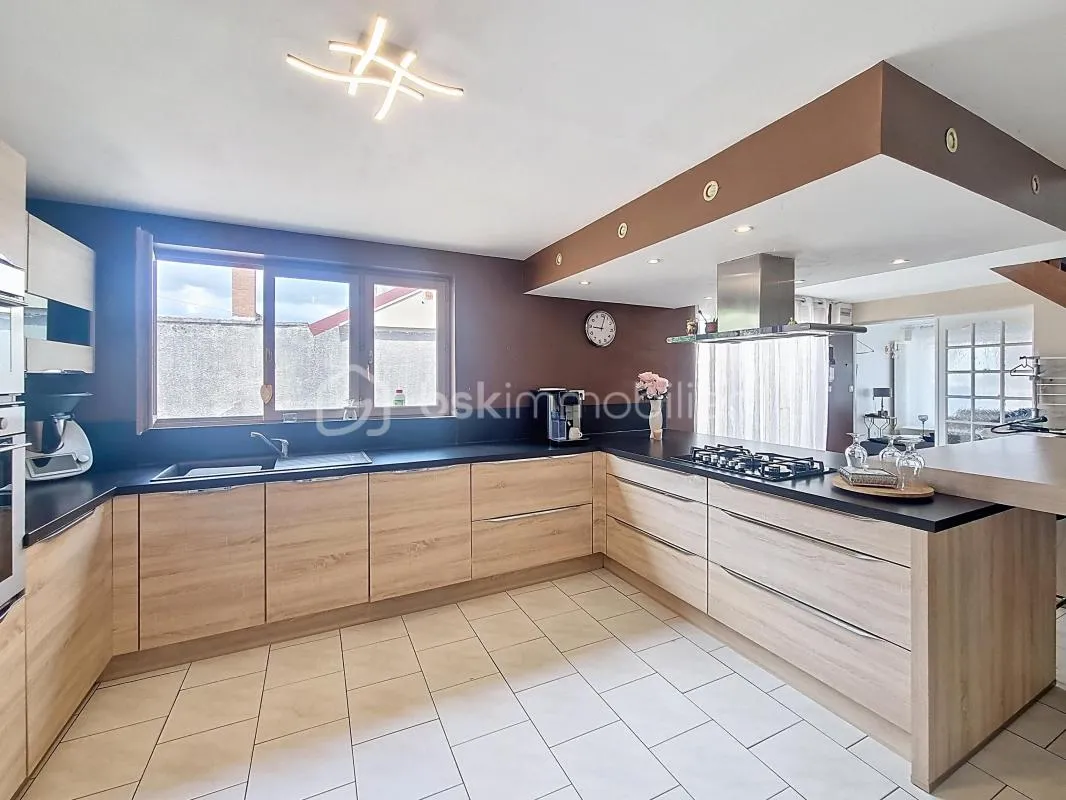 SEMI PLAIN-PIED DE 180M²