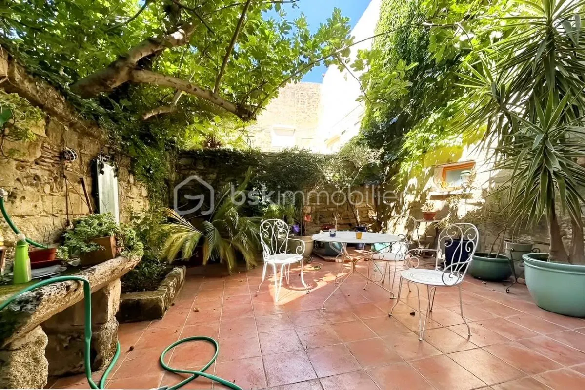 Maison de village au charme authentique – AVEC TERRASSE DE 40 m2 au cœur du village de Sommières (30)