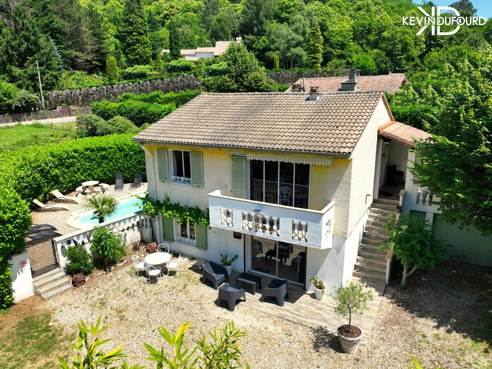 Maison de 115 m² sur un terrain de 900 m² à THUEYTS