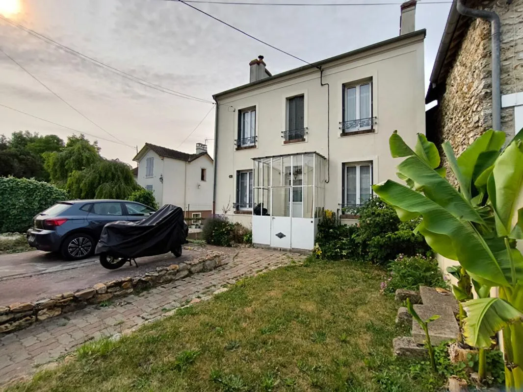 Proche Gare. Maison 4 Chambres avec Jardin Arboré