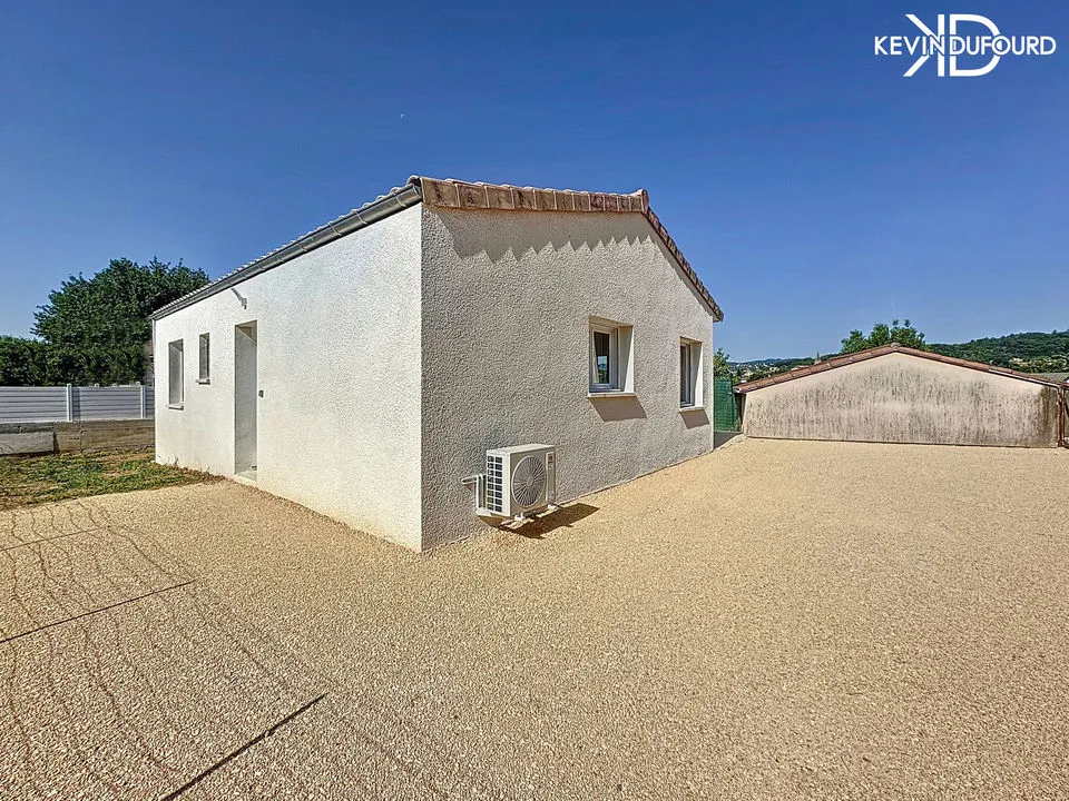 Maison de 65m² sur un terrain de 310m² à SAINT PRIVAT