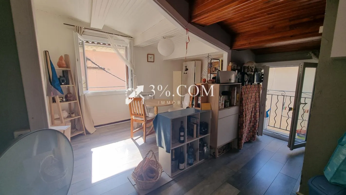 MAISON AVEC 2 CHAMBRES AU COEUR DE LA VILLE DE NYONS EN DROM