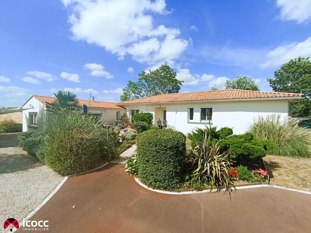 Superbe maison de plain-pied, joli terrain, belle vue