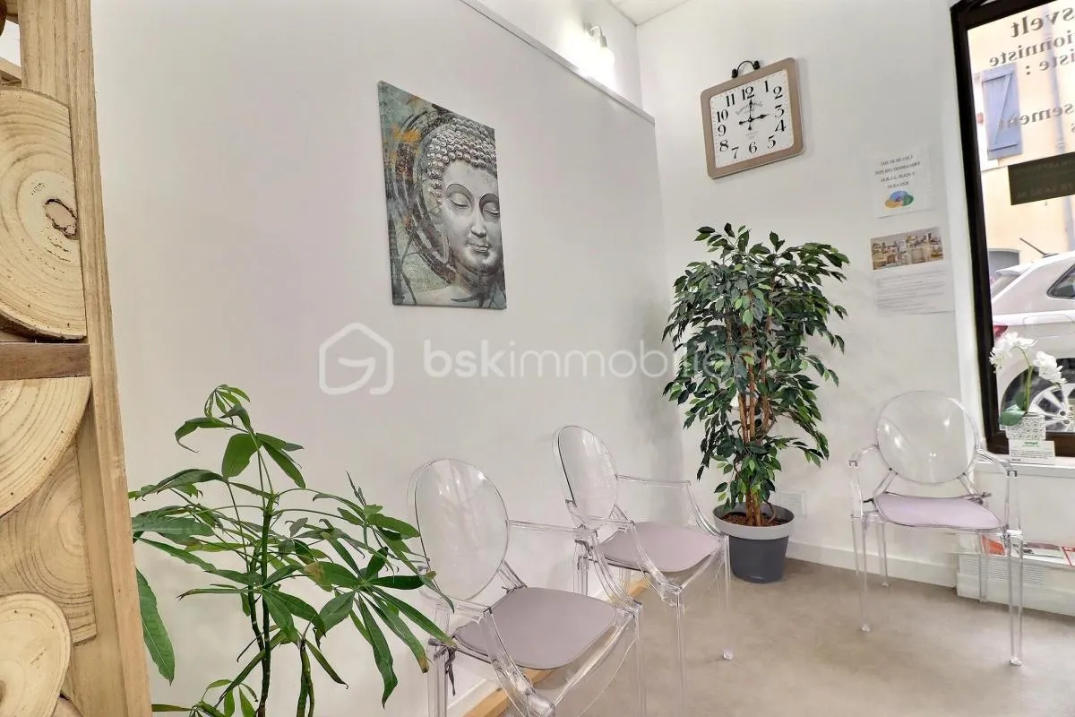 LOCAL PROFESIONNEL avec devanture 86 m²