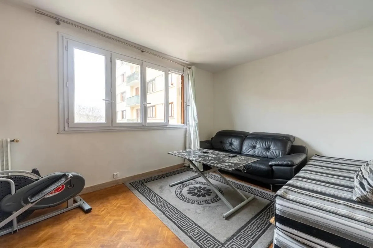 Appartement 3 pièces de 58 m2 en vente à Les Clayes-sous-Bois - Idéal pour investisseurs