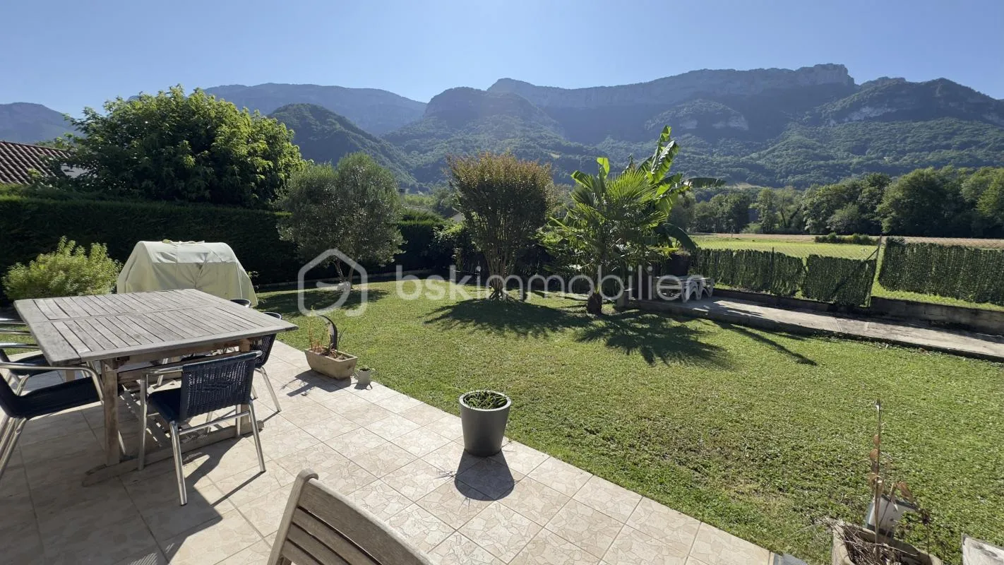 Maison de type T5 avec terrain et garage sur la commune de Saint Gervais (38470)