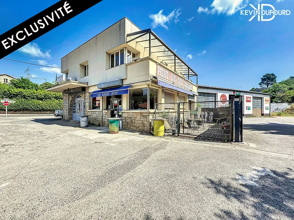 Immeuble de 390m² à LABEGUDE