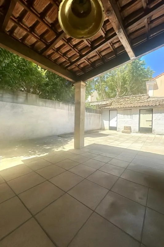 MAISON DE VILLAGE AVEC EXTERIEUR