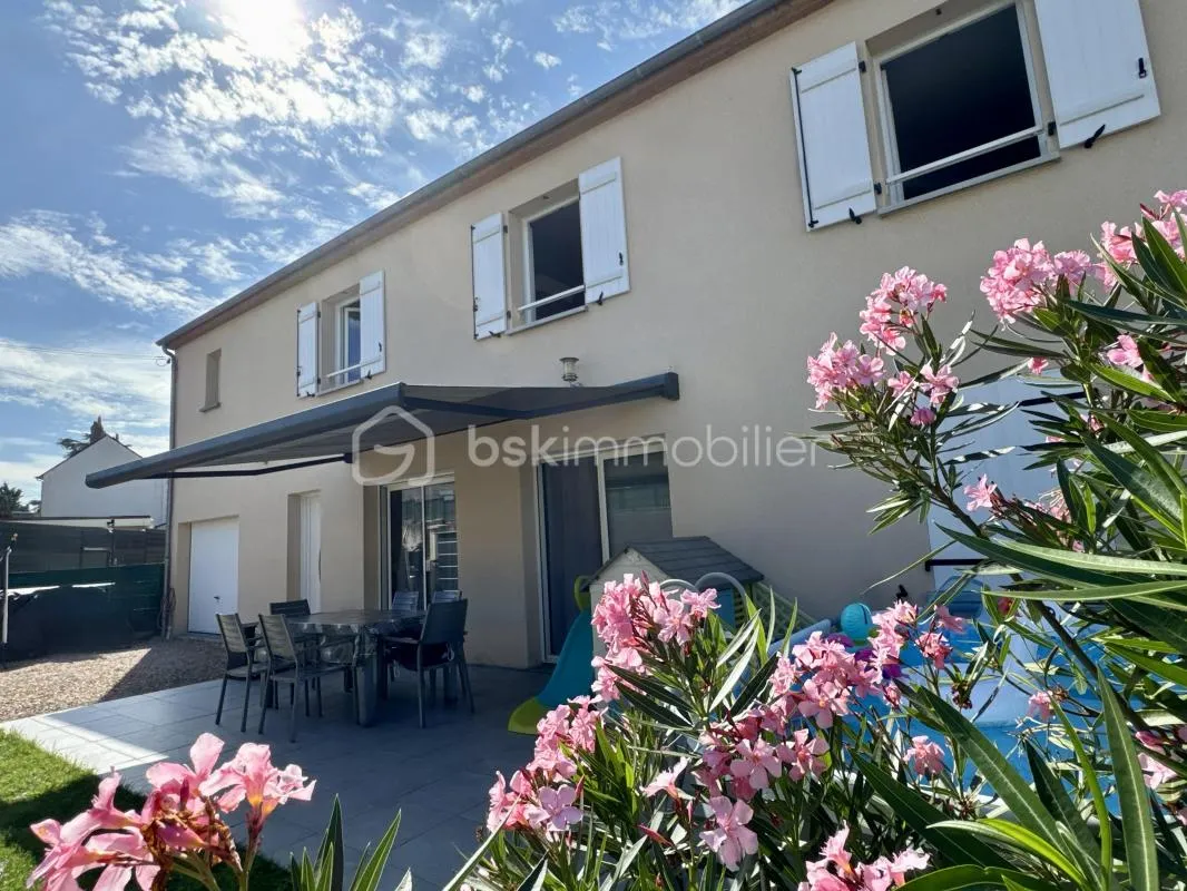 Maison soignée avec vie de plain-pied - 4 chambres - Garage - Climatisation - Proche commodités