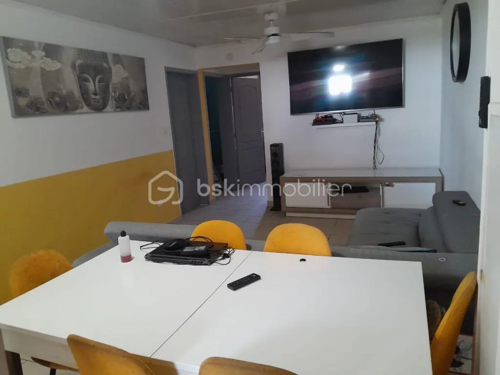 Appartement T3 de 61m2 à l’étage à la confiance à St Benoit