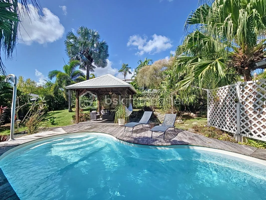 Ensemble villa et 4 bungalows piscine