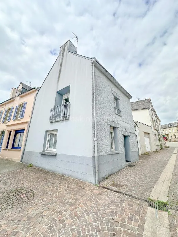LOCMINE Centre - Charmante maison de 58 m2 sur 3 niveaux - Avec locataire en place
