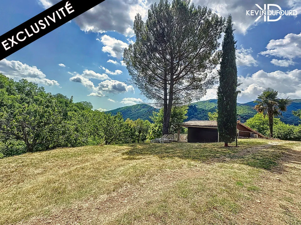 Maison de 25m² sur un terrain de 2700m² à THUEYTS