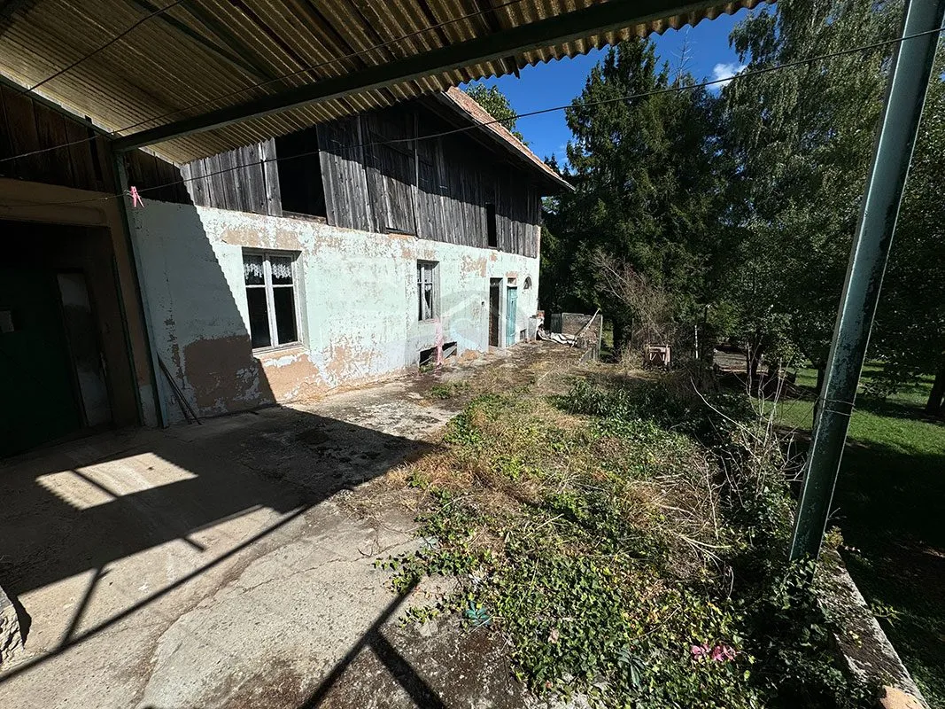 Maison de village 4p 88m2 / 4ares à rénover intégralement à