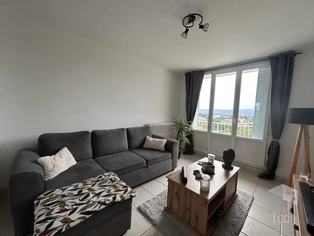 MONTELIMAR, appartement T3 traversant de 55 m2