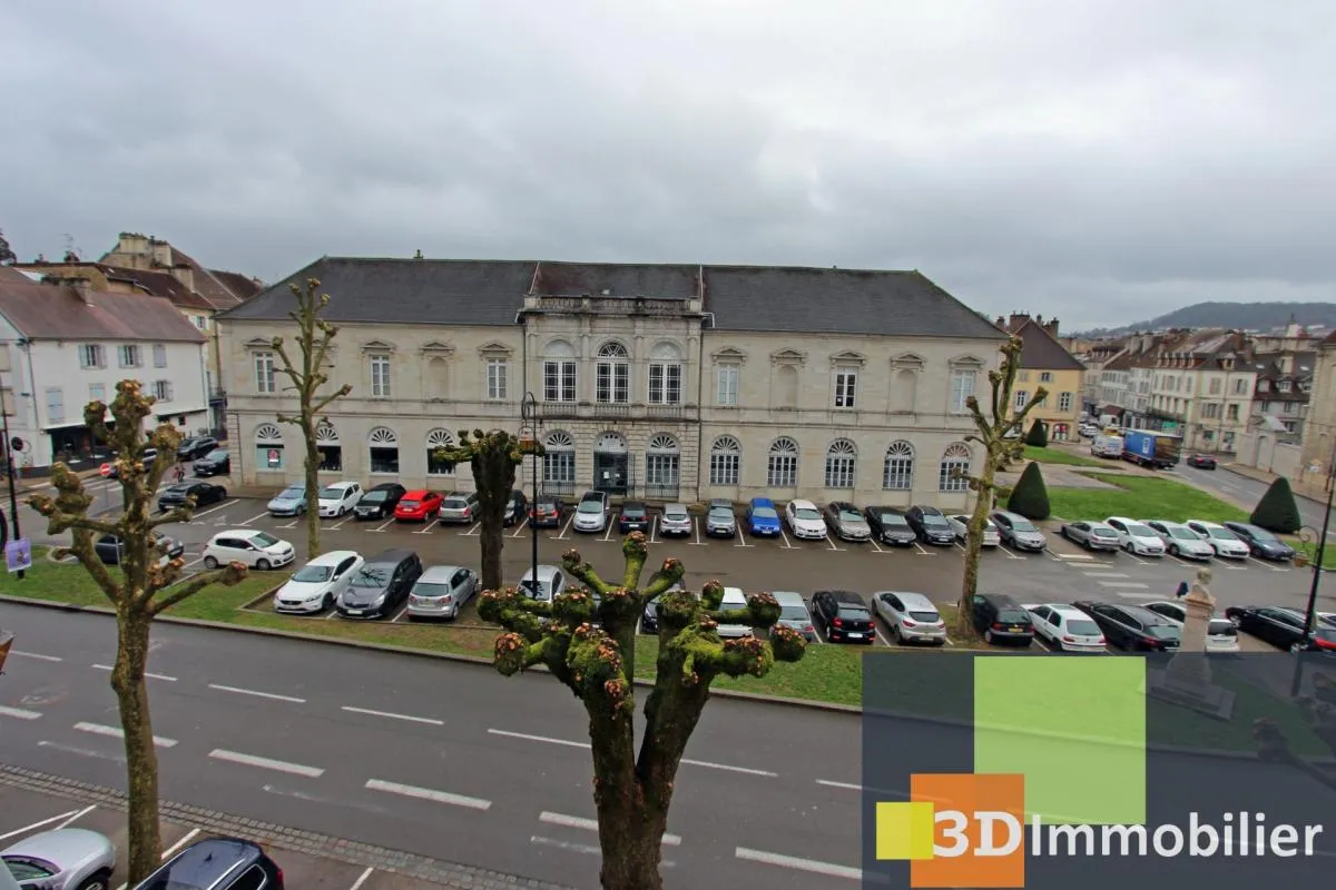 Lons-le-Saunier centre (39 JURA), à vendre appartement duplex T8