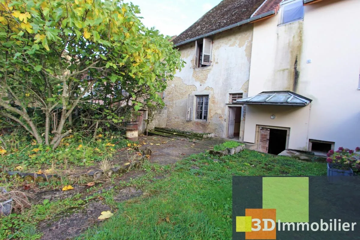 Lons-le-Saunier Sud (39 JURA), à vendre maison en pierre avec beau potentiel à rénover