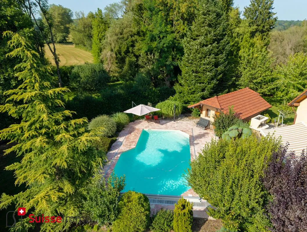 Maison à 5 kms de la Suisse - 7 pièces 160 m2 + Bâtiment