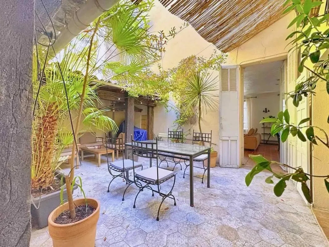 Rare à la vente, Centre de Cannes, Maison de ville entière, 284m2