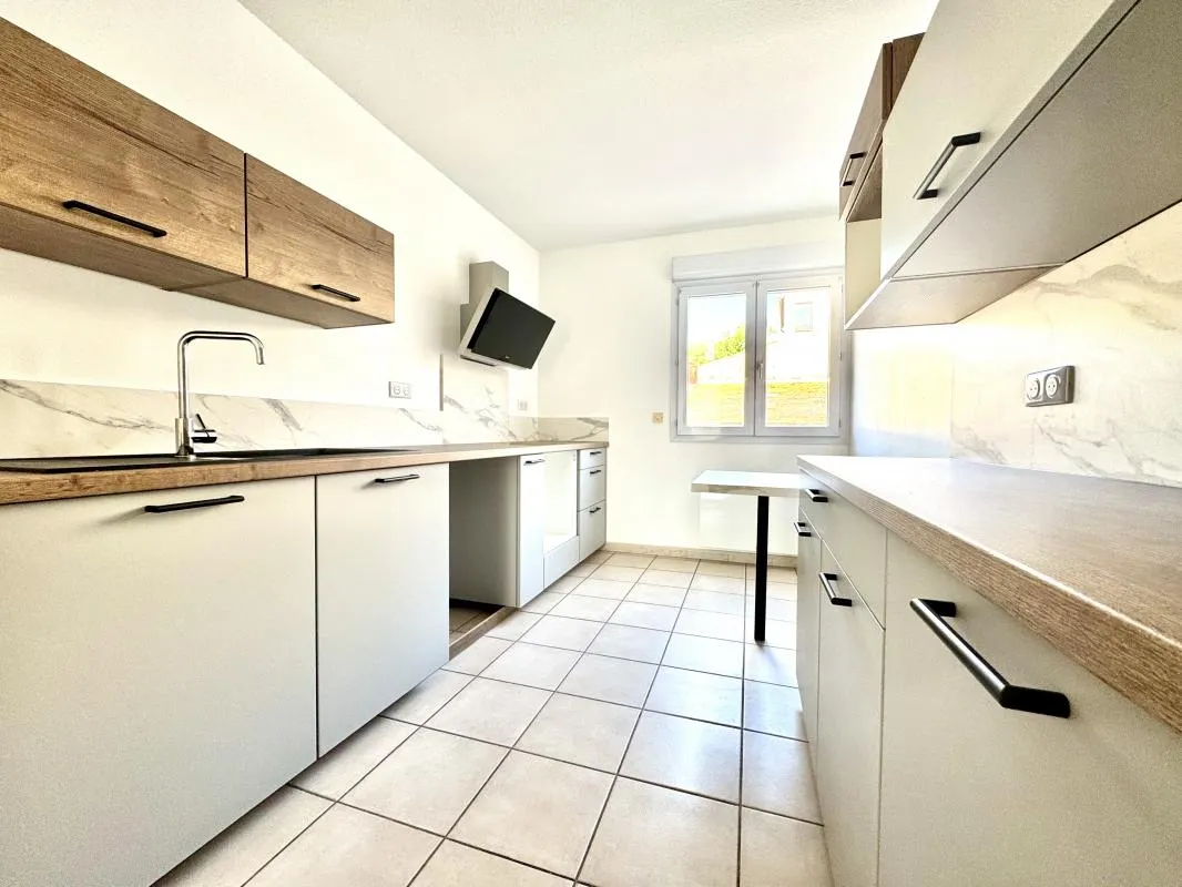 Appartement T3 Avec Terrasse, double garage et cave