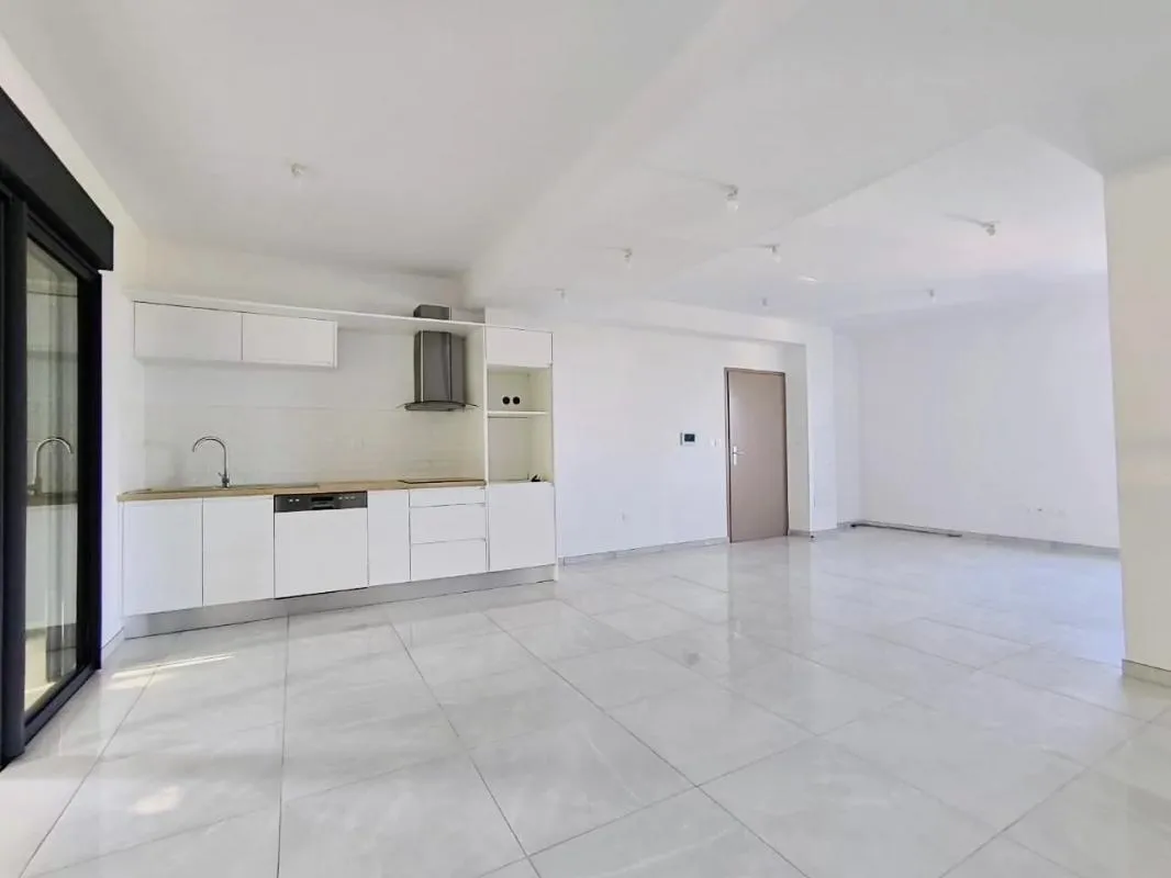 Appartement 3 pièces – Confort et Sérénité à Saint-Pierre