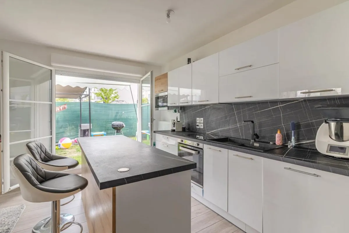 Appartement de 4 pièces de 85 m² avec terrasse au Blanc-Mesnil
