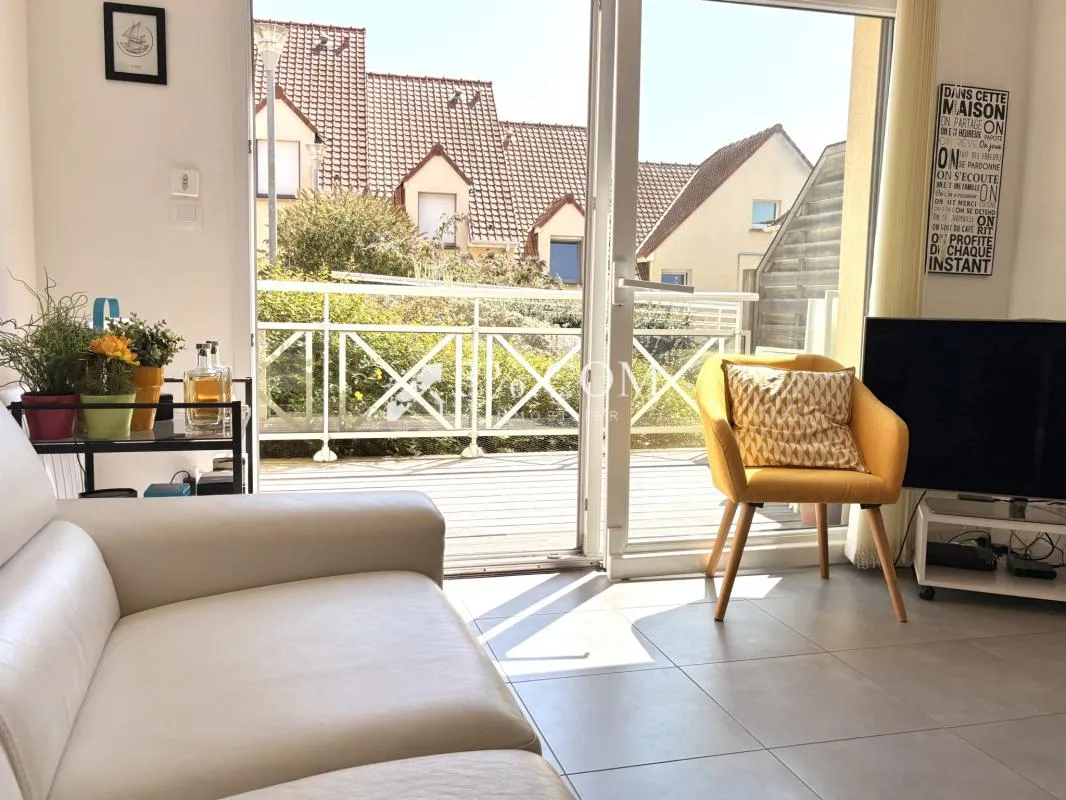 MAISON - APPARTEMENT avec stationnement privatif et remise d