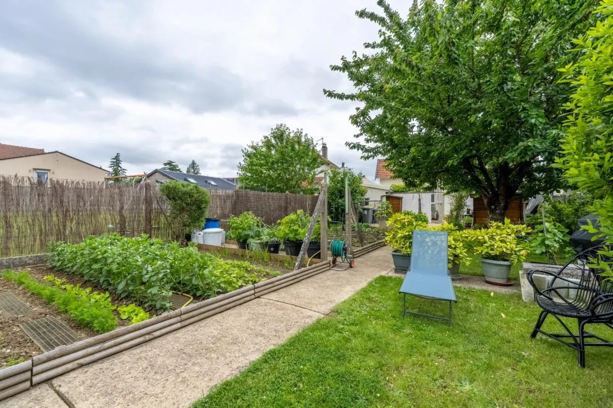 Maison de 103m² de 6 pièces avec deux dépendances en vente à Gargenville - Idéal pour familles