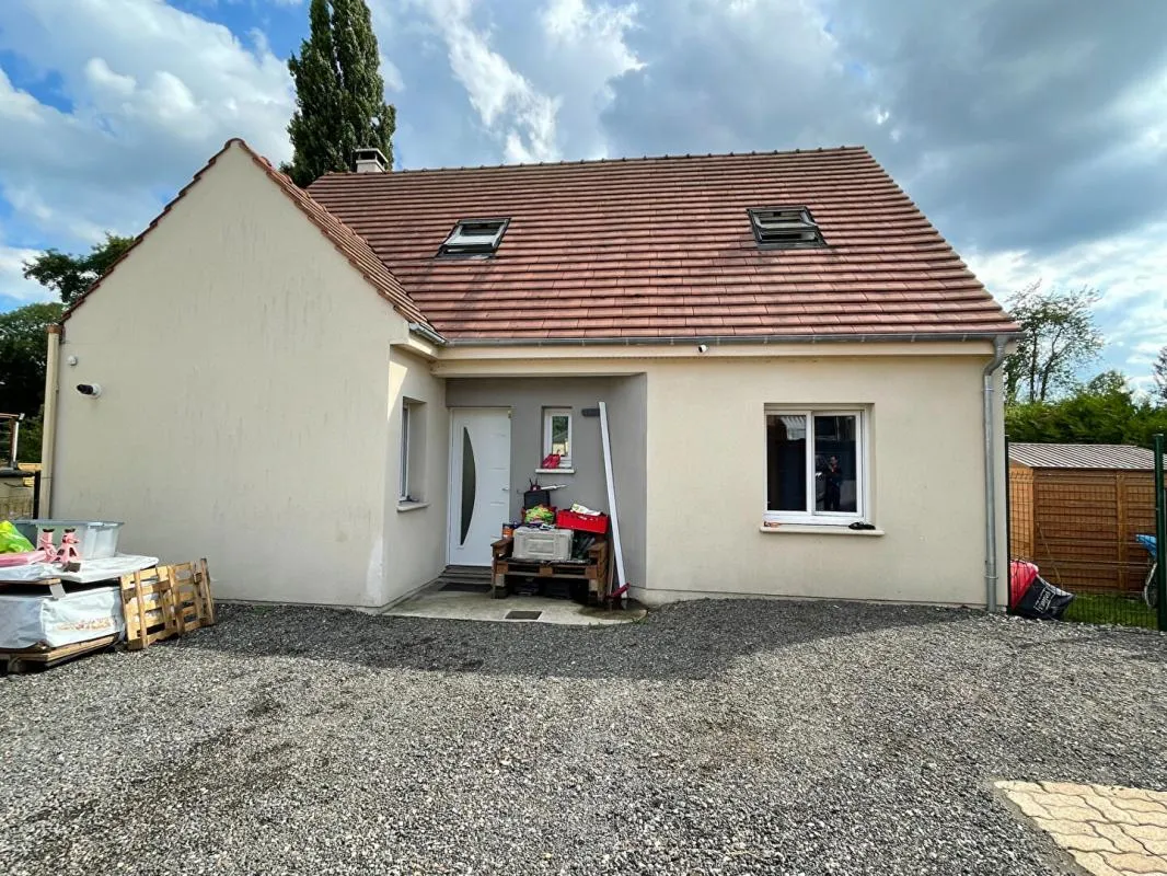 10 MIN CHAMBLY, spacieuse maison avec un chalet d'habitation