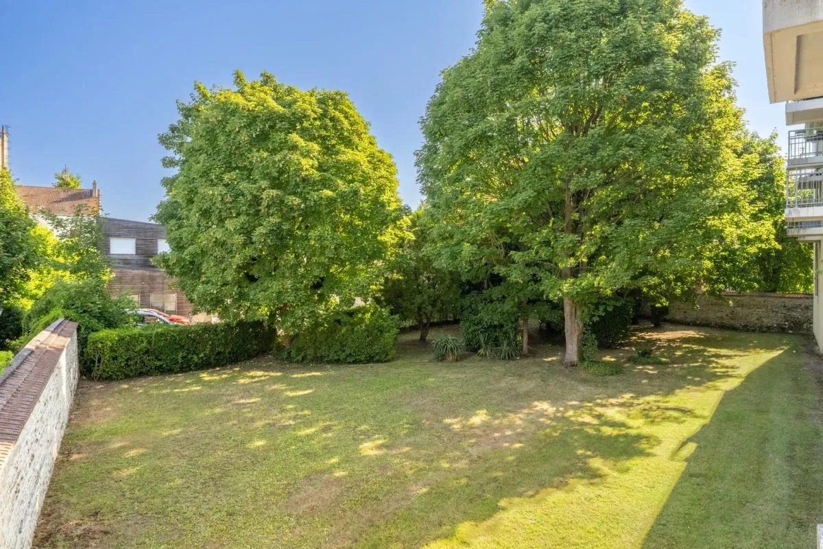 Appartement 3 pièces de 100 m2 en vente à Mantes-la-Jolie