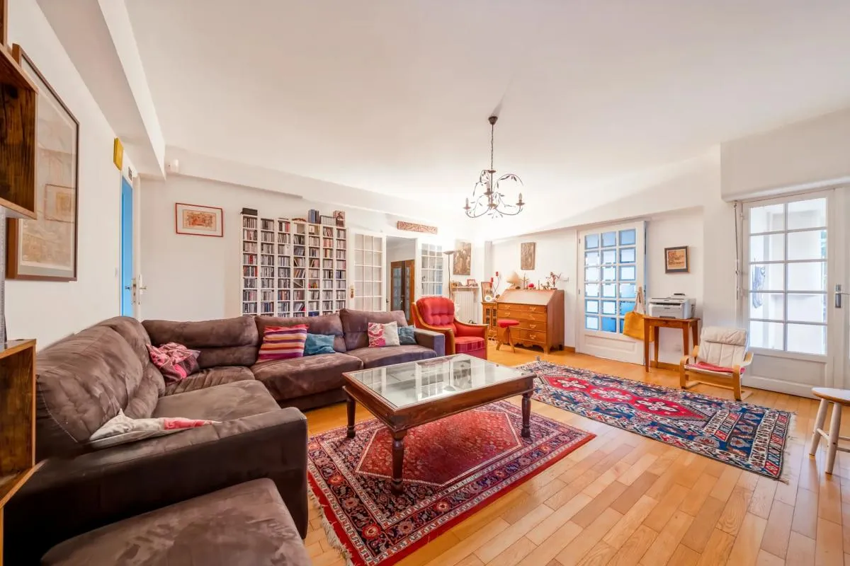 Appartement de 7 pièces de 176 m2 avec jardin et piscine partagés en vente à Toulouse - Idéal pour une famille