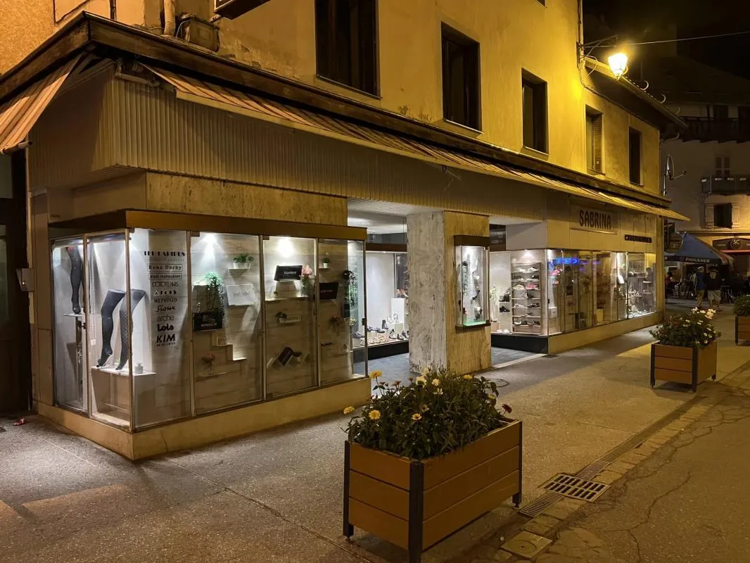 À VENDRE DROIT AU BAIL - EMPLACEMENT PREMIUM