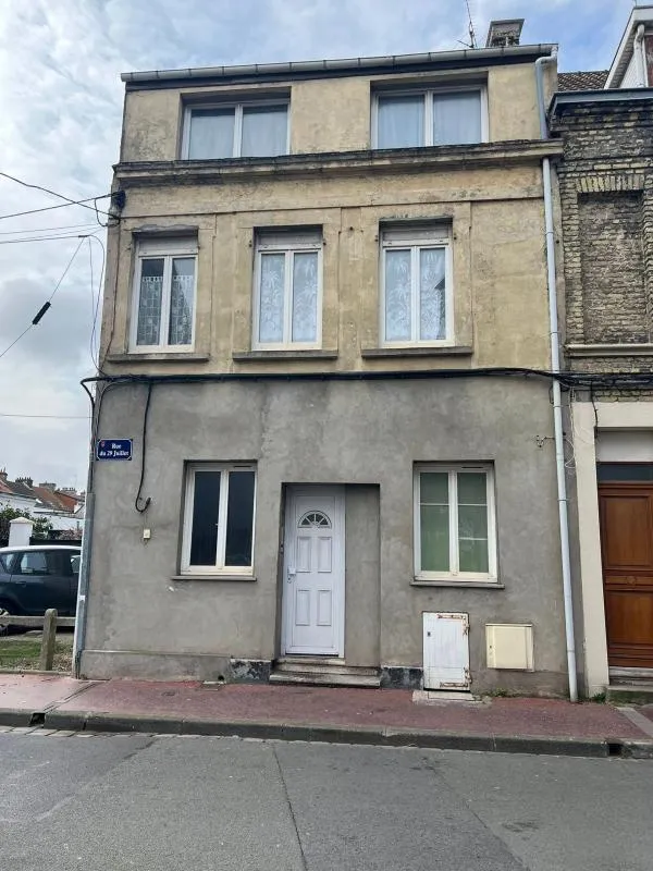 Immeuble de 140m2 composé de 2 appartements loués - Calais