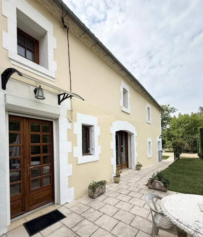 Grande maison de village avec parc et étang