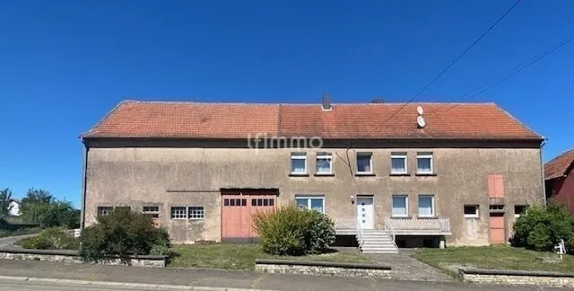 Maison de village avec dépendances et vaste terrain