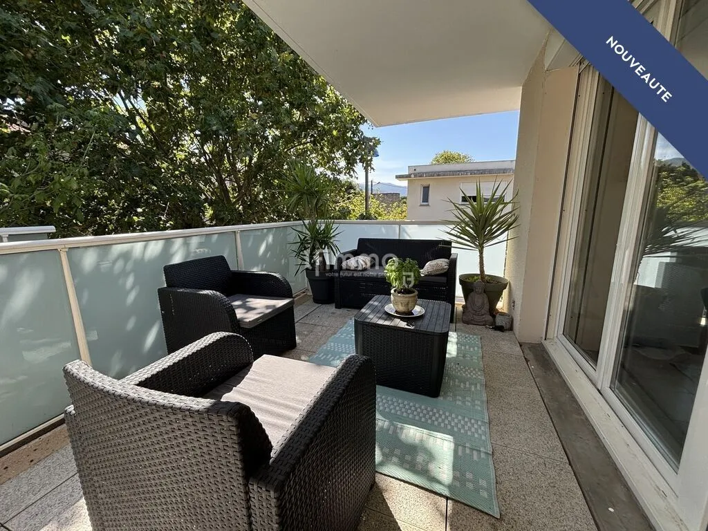 Appartement T2 proche centre avec terrasse