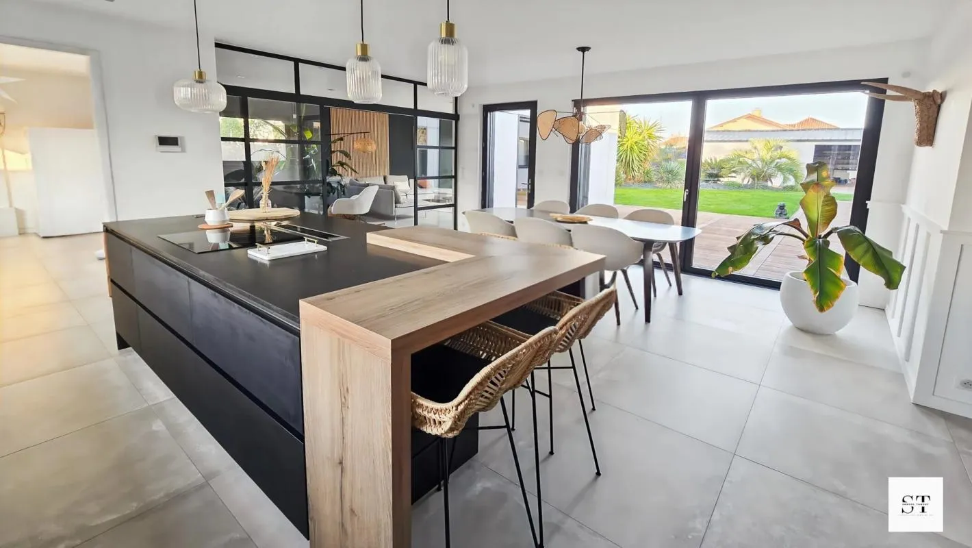 A Haven of Elegance, Just Minutes from Nantes
