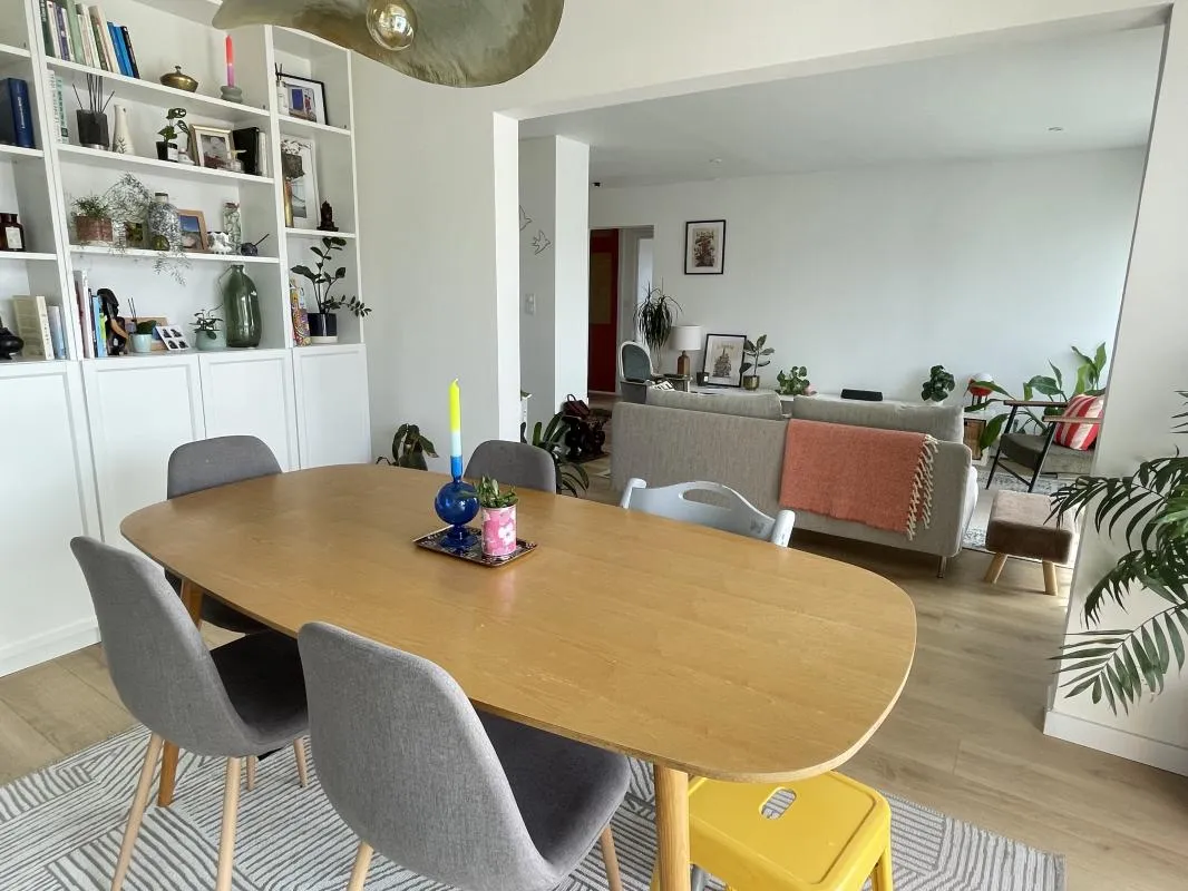 APPARTEMENT 95 M2 RENOVÉ - 3 CHAMBRES - PARKING - CAVES - BALCON