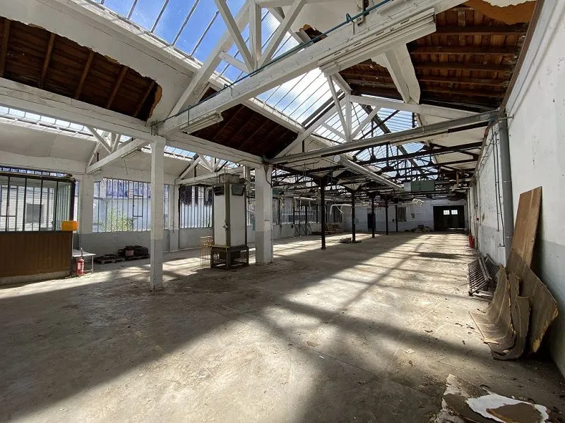 Local commercial - 180m ²